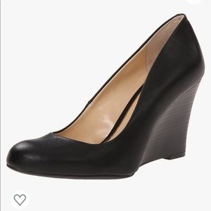 Jessica Simpson wedge pump in black